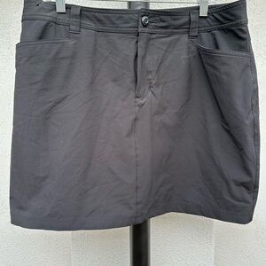 Eddie Bauer Dark Blue Skort Button-Front Detail